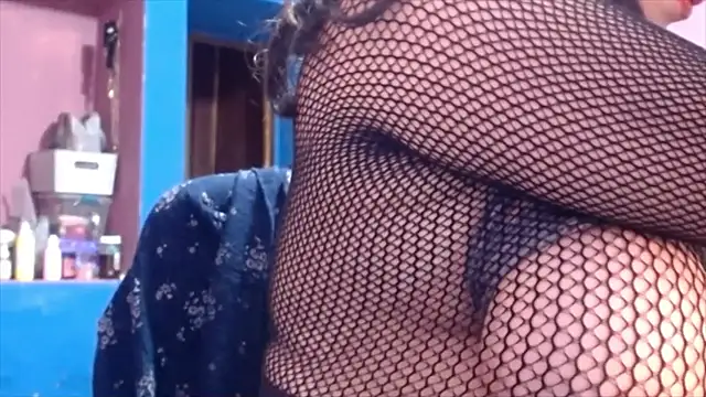 Snapshot of Lisa_Squirt_Hot chatting on November 13, 7:51 pm Lisa Squirt Hot online show from November 13, 7:51 pm