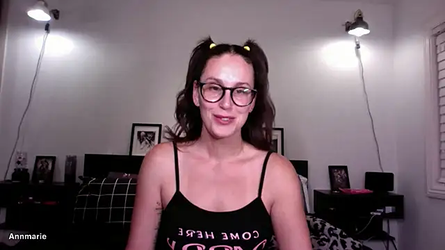 annmarieferrara online show from March 25, 2:44 am