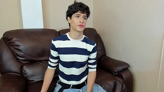 Snapshot of Xam_Collen chatting on December 21, 5:03 pm Xam Collen online show from December 21, 5:03 pm