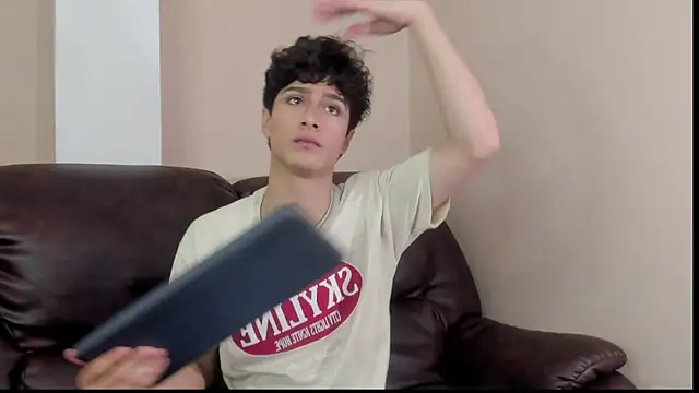 Snapshot of Xam_Collen chatting on December 2, 3:47 pm Xam Collen online show from December 2, 3:47 pm