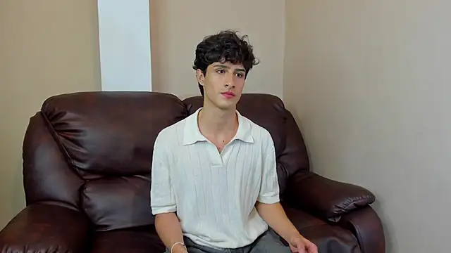 Snapshot of Xam_Collen chatting on December 17, 2:44 pm Xam Collen online show from December 17, 2:44 pm