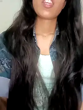 reetika6375 online show from December 3, 9:03 pm