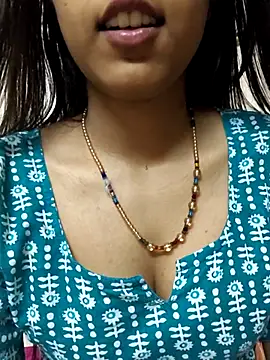 Snapshot of reetika6375 chatting on February 9, 7:56 pm reetika6375 online show from February 9, 7:56 pm