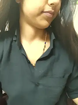 Snapshot of reetika6375 chatting on January 18, 9:13 am reetika6375 online show from January 18, 9:13 am