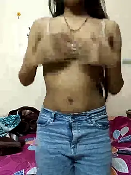 Snapshot of reetika6375 chatting on February 12, 8:08 pm reetika6375 online show from February 12, 8:08 pm