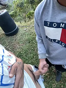 Snapshot of sky-wolves chatting on September 25, 10:49 pm sky-wolves online show from September 25, 10:49 pm