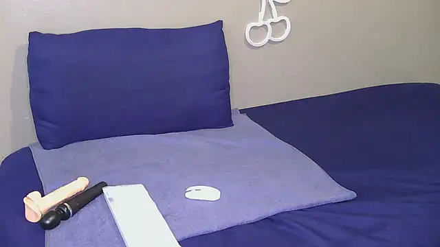 Serafynn online show from December 23, 9:52 am