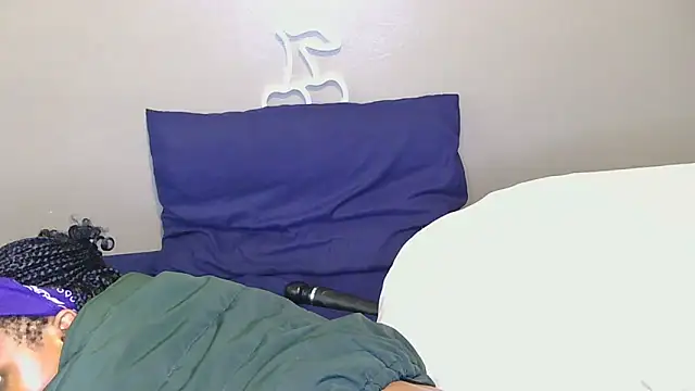 Snapshot of Serafynn chatting on December 1, 5:14 pm Serafynn online show from December 1, 5:14 pm