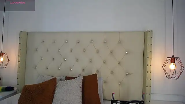 bycandy  online show from December 19, 12:40 pm