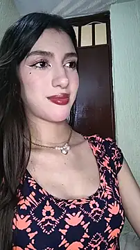 Snapshot of Emily-hottson chatting on January 14, 4:49 am Emily-hottson online show from January 14, 4:49 am