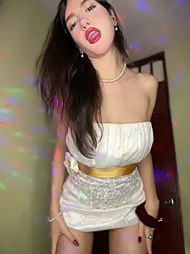 Emily-hottson online show from March 14, 2:06 am