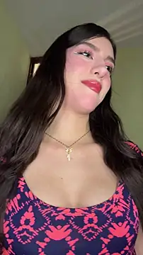 Snapshot of Emily-hottson chatting on February 17, 4:21 am Emily-hottson online show from February 17, 4:21 am