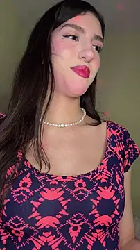 Snapshot of Emily-hottson chatting on February 23, 6:47 am Emily-hottson online show from February 23, 6:47 am