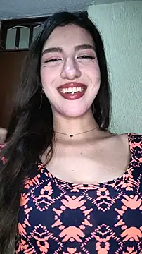 Snapshot of Emily-hottson chatting on January 18, 4:38 am Emily-hottson online show from January 18, 4:38 am