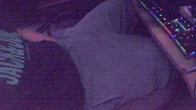 xderox318 online show from September 20, 8:14 pm