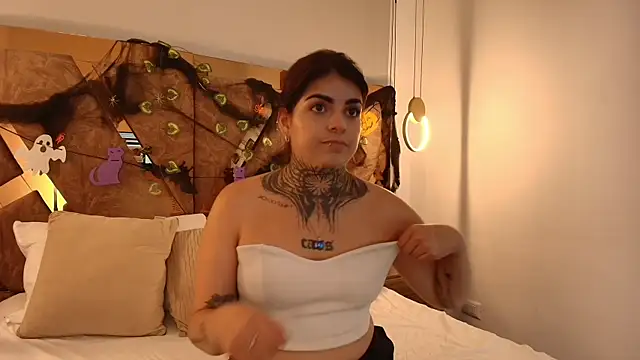 Snapshot of amelie__grace chatting on October 10, 9:59 pm amelie grace online show from October 10, 9:59 pm