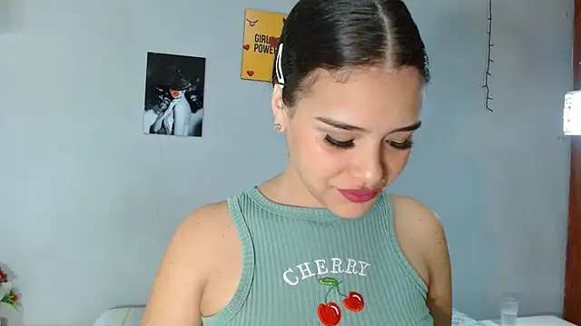 Snapshot of nicole_mayer01 chatting on October 15, 11:18 am nicole mayer01 online show from October 15, 11:18 am