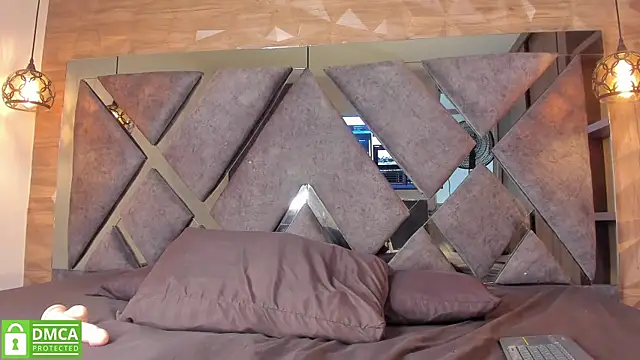 Snapshot of Scarlet__Jones_ chatting on November 19, 10:10 pm Scarlet Jones online show from November 19, 10:10 pm