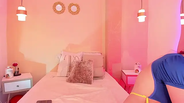 SofiaFontaiine online show from October 31, 7:05 am