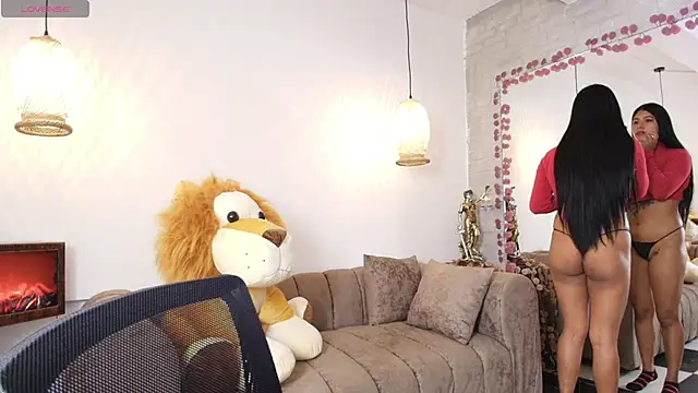 Snapshot of Cristal_DIM chatting on October 13, 2:18 pm Cristal DIM online show from October 13, 2:18 pm