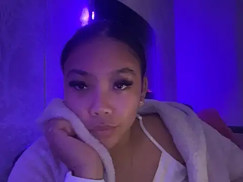 Snapshot of MissCherryyxox chatting on September 22, 7:09 pm MissCherryyxox online show from September 22, 7:09 pm