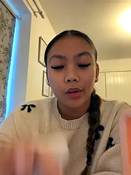 Snapshot of MissCherryyxox chatting on September 24, 5:30 pm MissCherryyxox online show from September 24, 5:30 pm