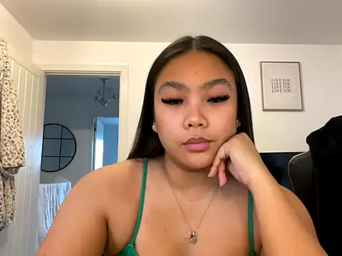 Snapshot of MissCherryyxox chatting on October 25, 1:56 pm MissCherryyxox online show from October 25, 1:56 pm