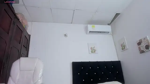 Snapshot of barbie_ds chatting on February 26, 12:27 pm barbie ds online show from February 26, 12:27 pm