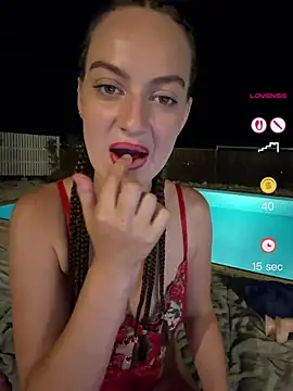 Snapshot of CurlyChloe chatting on July 24, 7:21 pm CurlyChloe online show from July 24, 7:21 pm