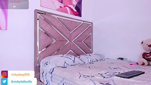 Snapshot of Cristal_Deep_ass chatting on October 9, 1:00 pm Cristal Deep ass online show from October 9, 1:00 pm