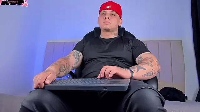 denis munera online show from March 6, 6:14 pm