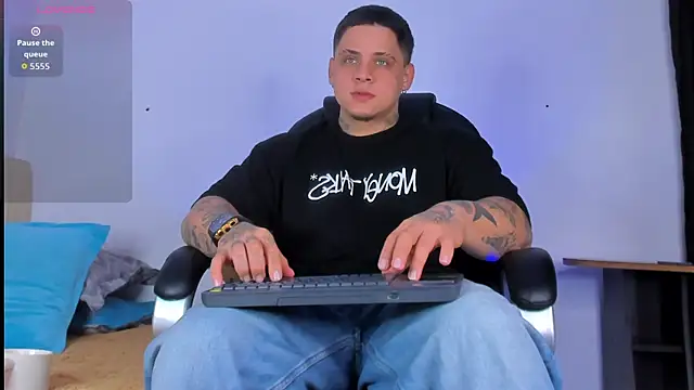 denis munera online show from October 13, 9:44 am