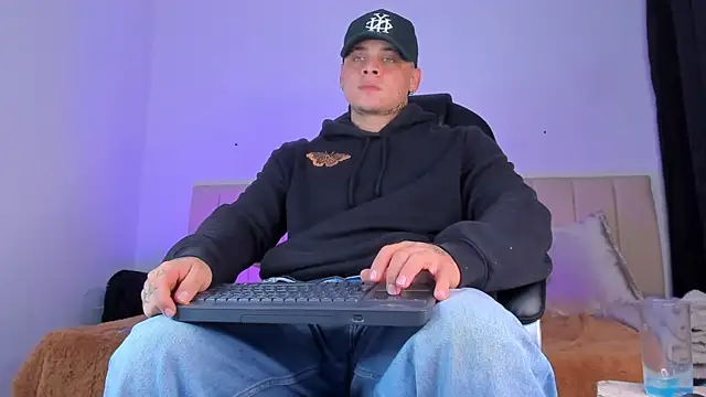 denis munera online show from November 19, 4:23 am