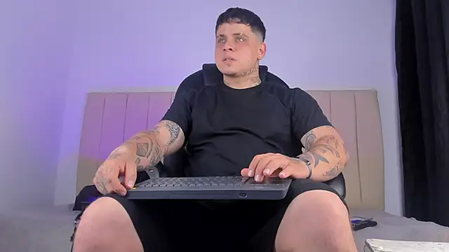 denis munera online show from February 17, 8:28 pm