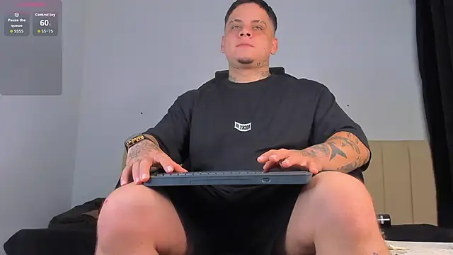 denis munera online show from December 19, 10:39 am