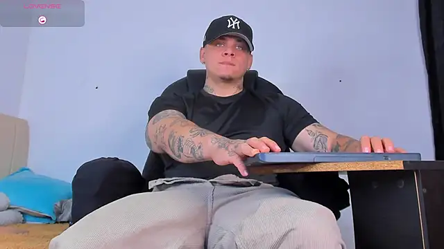 denis munera online show from October 3, 12:06 pm