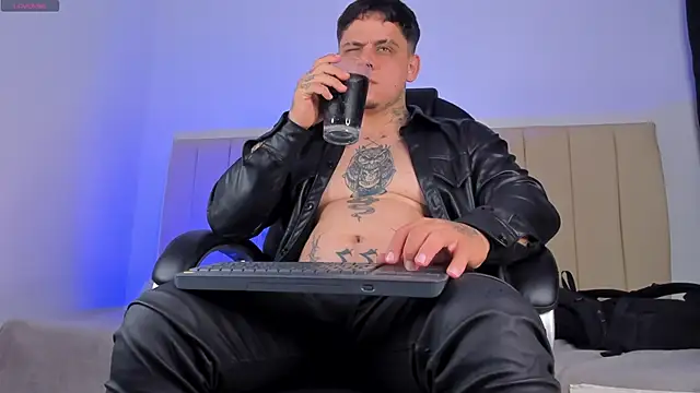 denis munera online show from March 8, 2:53 pm