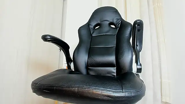 Biscuit oliva online show from April 19, 6:10 pm