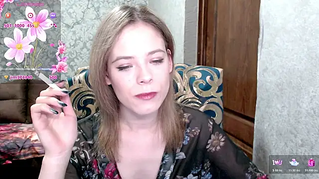 Kate  Loves online show from February 5, 8:15 pm