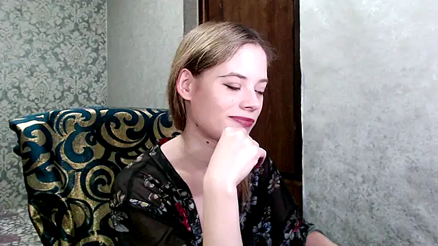 Snapshot of Kate__Loves chatting on November 12, 7:18 pm Kate Loves online show from November 12, 7:18 pm