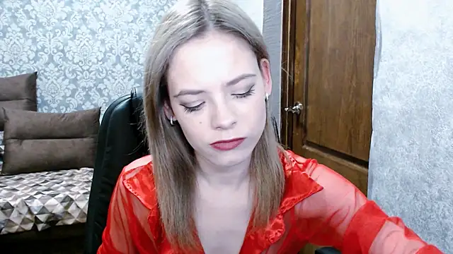 Kate  Loves online show from April 4, 6:58 pm