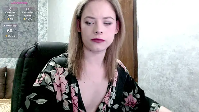 Kate  Loves online show from February 11, 8:20 pm