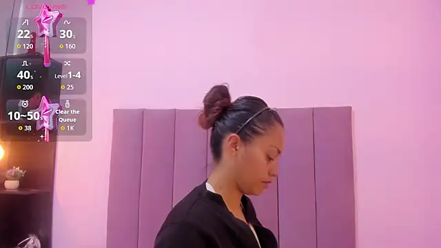 HoollyHendrix online show from October 15, 8:06 pm