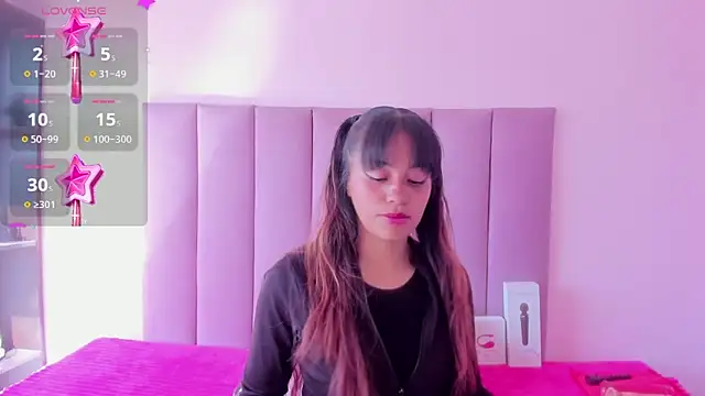 HoollyHendrix online show from September 25, 7:42 pm