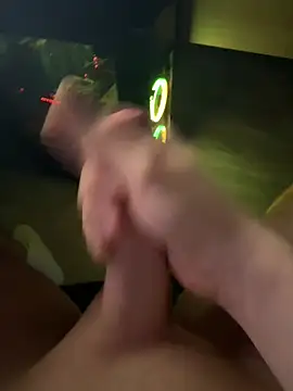 jstntz online show from April 6, 9:16 pm