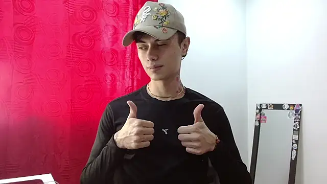Snapshot of jaico_santos chatting on May 25, 10:41 pm jaico santos online show from May 25, 10:41 pm