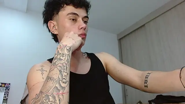 Snapshot of jaico_santos chatting on May 28, 11:32 pm jaico santos online show from May 28, 11:32 pm