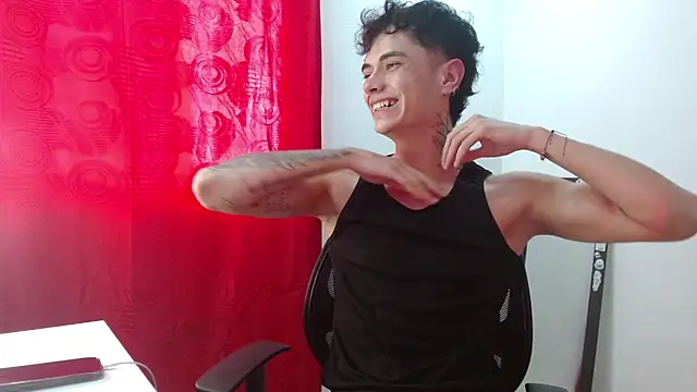 Snapshot of jaico_santos chatting on June 1, 9:25 pm jaico santos online show from June 1, 9:25 pm