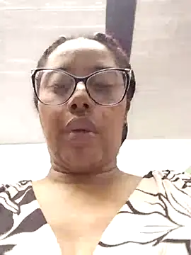 Ebony-Goddess19 online show from November 6, 6:01 pm