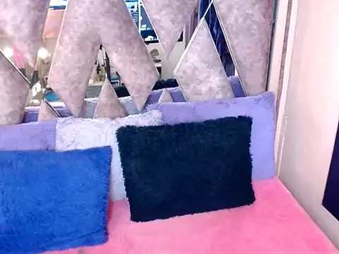 Snapshot of CRISTALHERRANZ chatting on October 11, 9:05 pm CRISTALHERRANZ online show from October 11, 9:05 pm